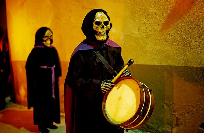 Danza de la Muerte y procesión de Verges